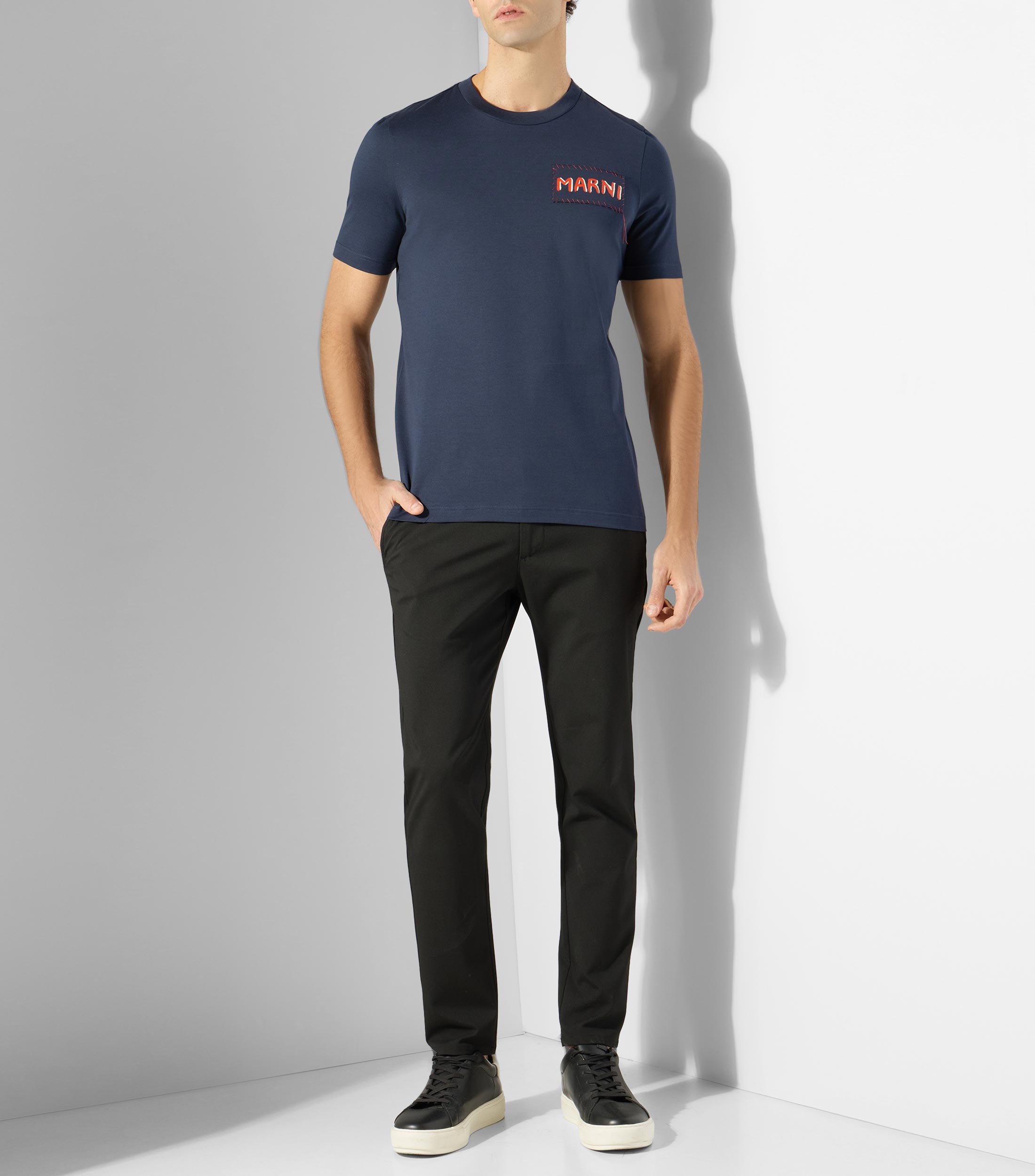 Playera de cuello redondo con manga corta estampada Hombre